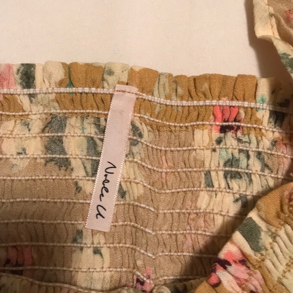 2 Ruffled Crop Tops - Picture 4 of 5